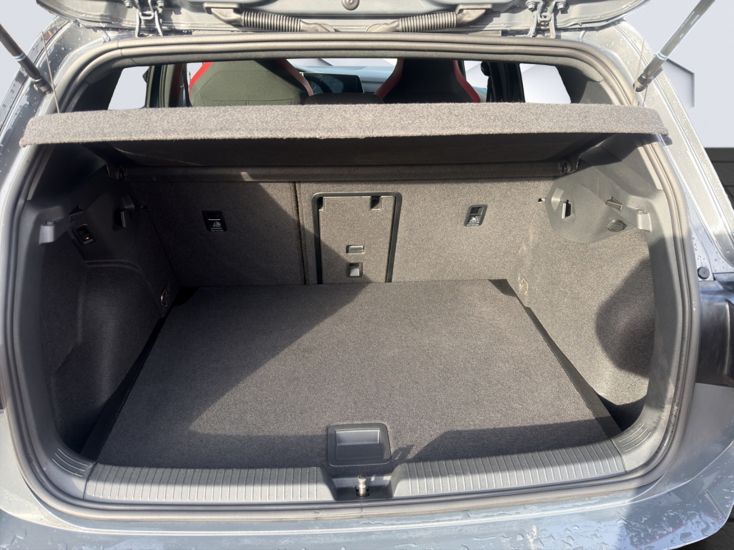 Golf VIII 2.0 TSI DSG 180kW AHZV LED HuD Sitzheizung App-Connect