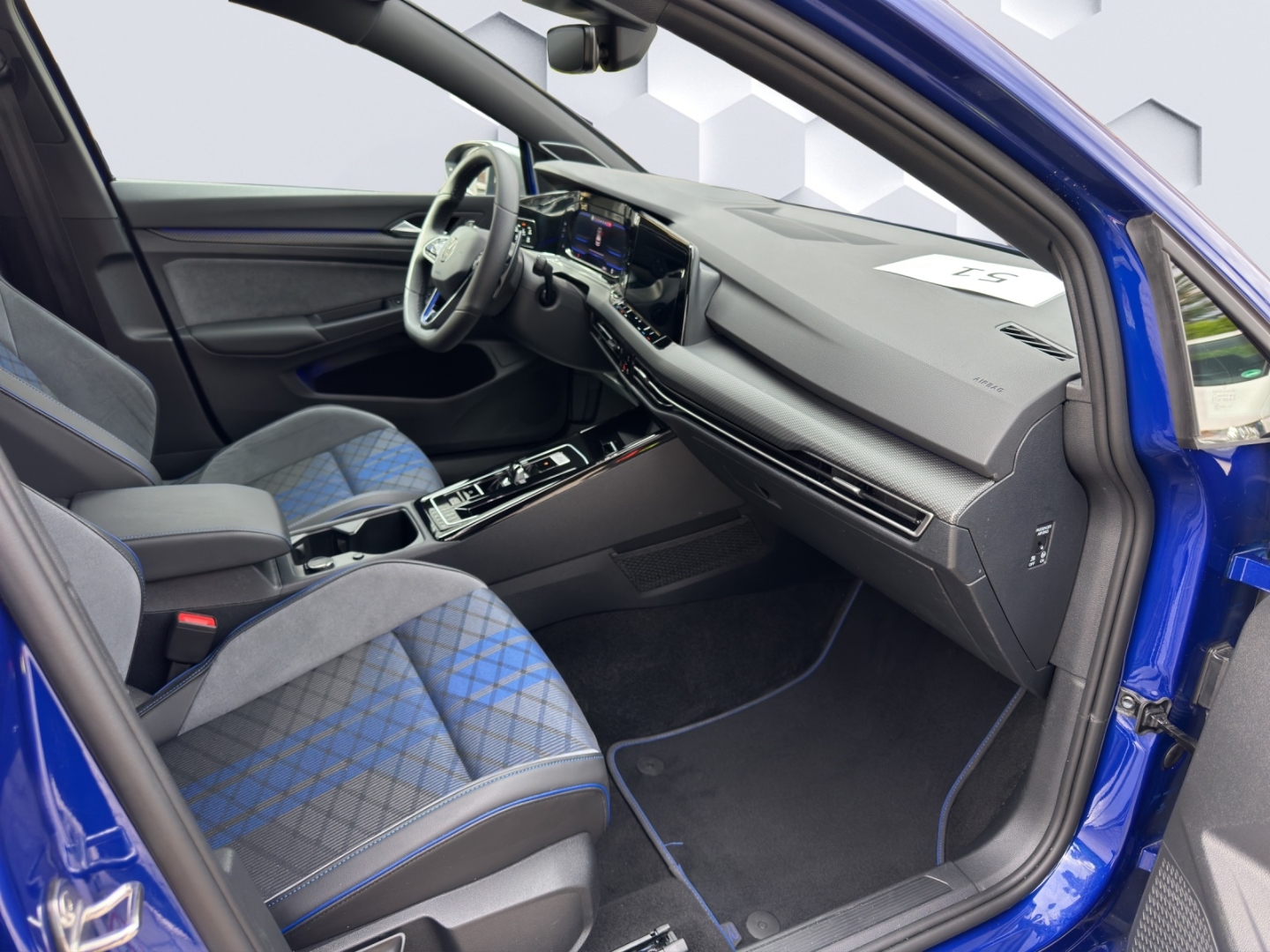 Golf R VIII 2.0 TSI 4Motion DSG 235kW LED PanoSchiebedach