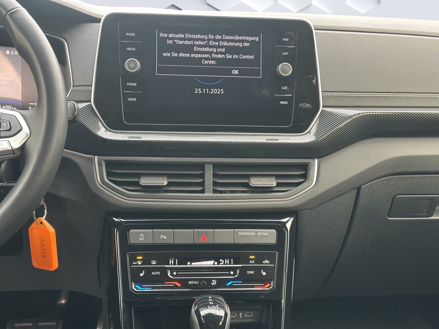 T-Cross R-Line 1.5 l TSI 110 kW DSG AHZV LED GJR PDC ACC Rückfahrkamera Sitzheizung