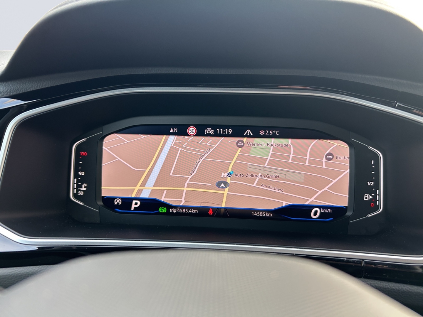 T-Roc R-Line 1.5 TSI OPF 110 kW DSG AHZV MatrixLED ACC Rückfahrkamera ParkLenkAssist