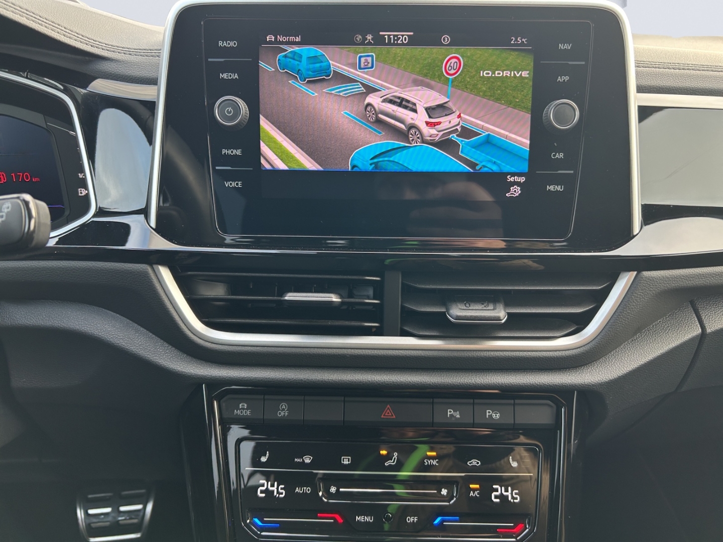 T-Roc R-Line 1.5 TSI OPF 110 kW DSG AHZV MatrixLED ACC Rückfahrkamera ParkLenkAssist