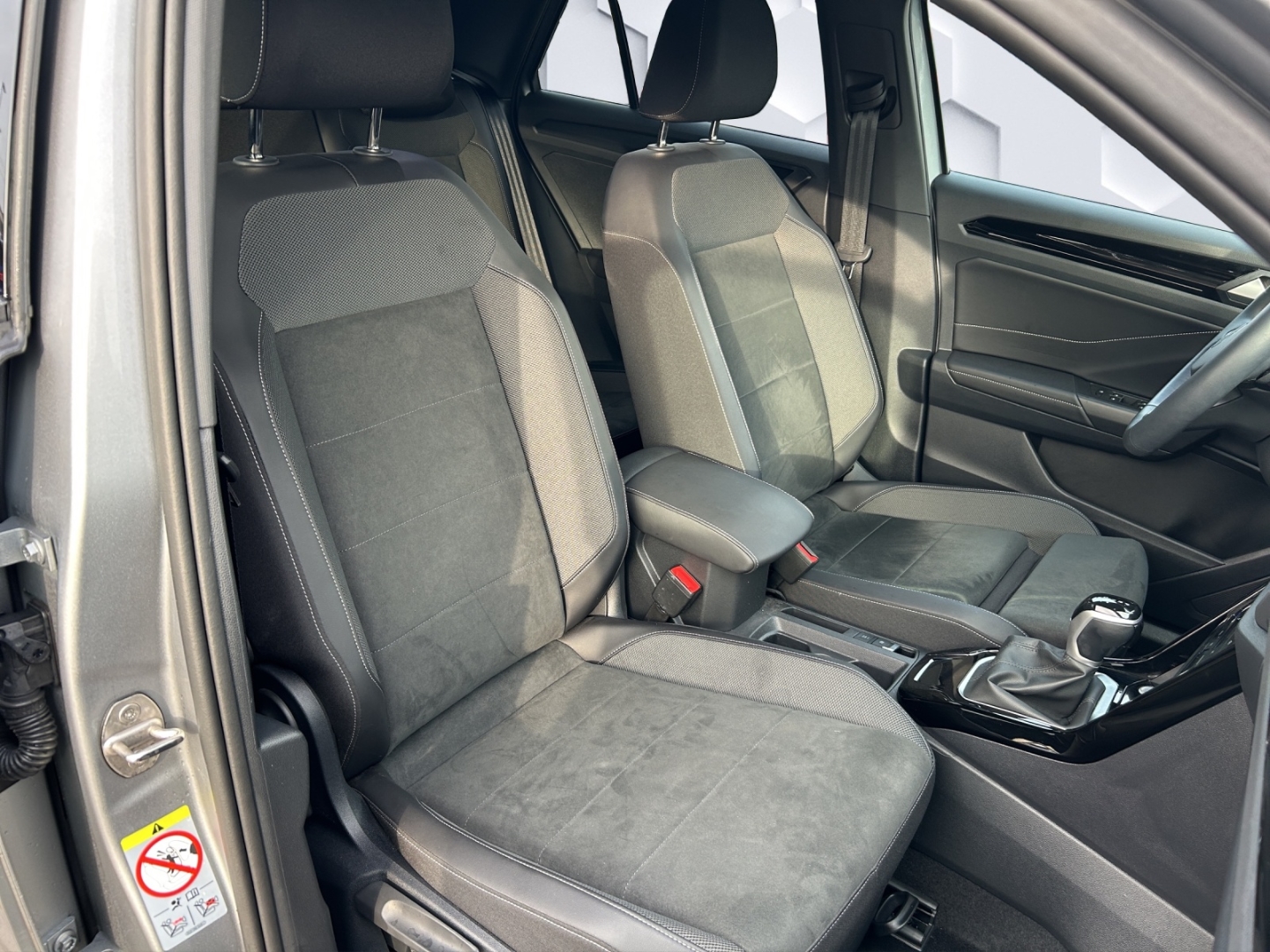 T-Roc R-Line 1.5 TSI OPF 110 kW DSG AHZV MatrixLED ACC Rückfahrkamera ParkLenkAssist