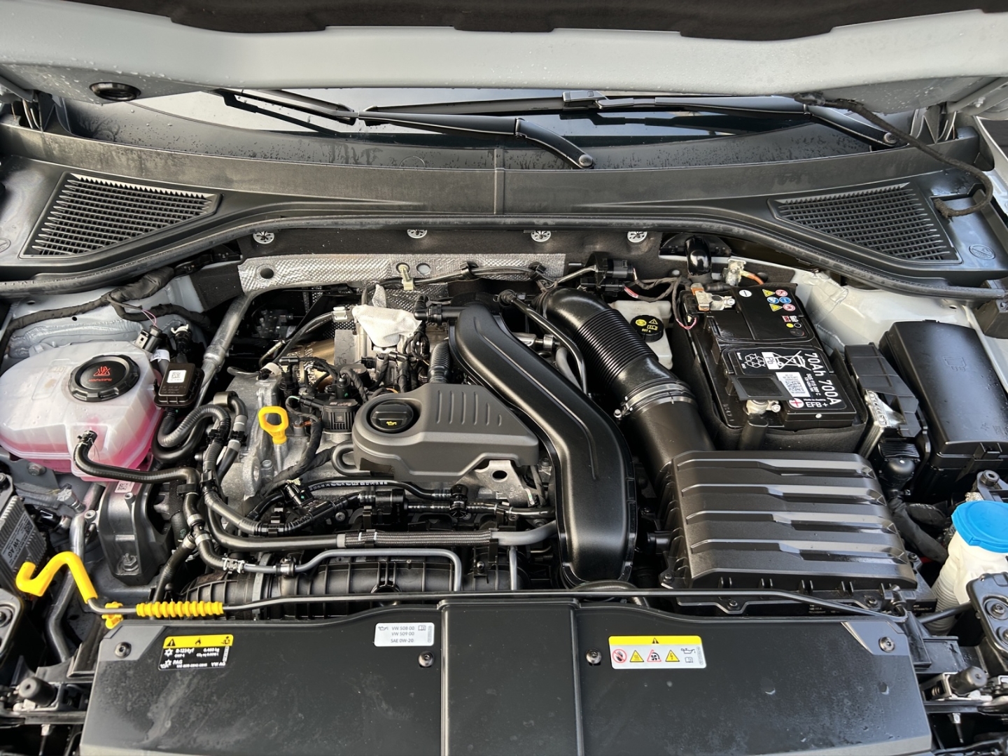 T-Roc R-Line 1.5 TSI OPF 110 kW DSG AHZV MatrixLED ACC Rückfahrkamera ParkLenkAssist