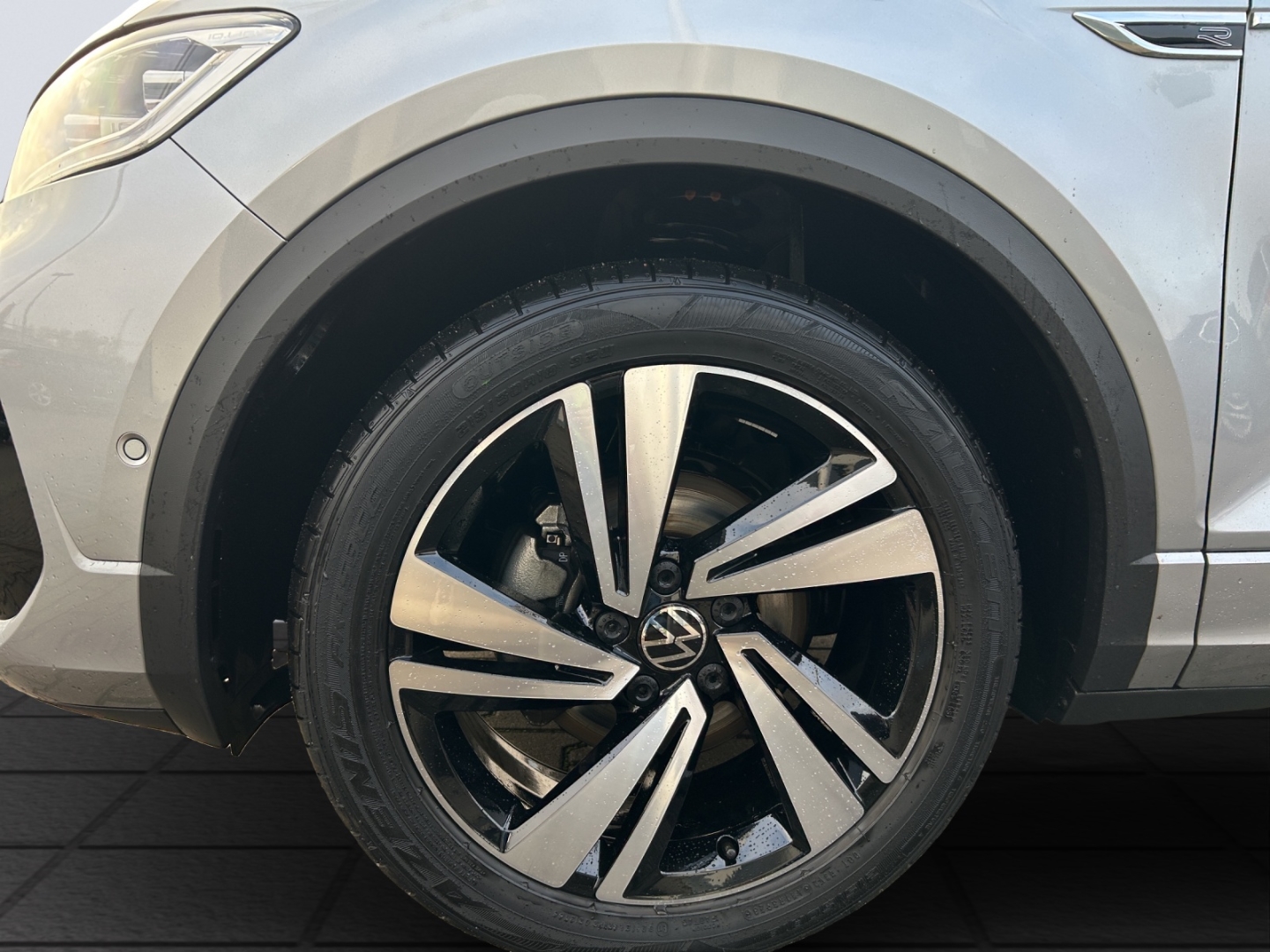 T-Roc R-Line 1.5 TSI OPF 110 kW DSG AHZV MatrixLED ACC Rückfahrkamera ParkLenkAssist