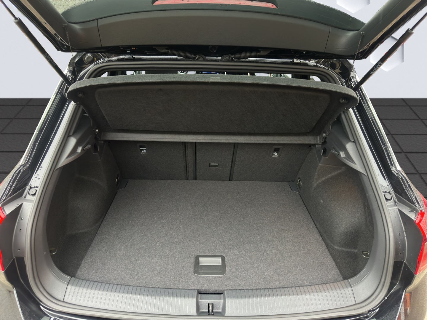 T-Roc R-Line 1.5 l TSI OPF 110 kW (150 PS) 7-Gang-Doppelkupplungsgetriebe AHZV,MatrixLED,ACC,Rückfahrkamera,ParkLenkAssist,Sitzheizung