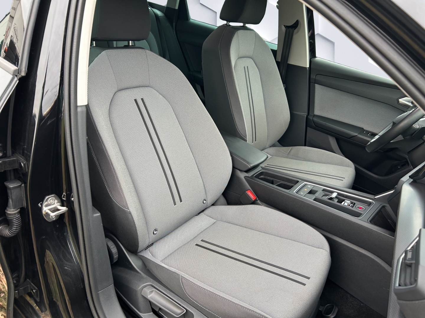 Leon Sportstourer Style 2.0 TDI 110kW AHZV, LED,ACC,Rückfahrkamera,ParkLenkAssist, Sitzheizung