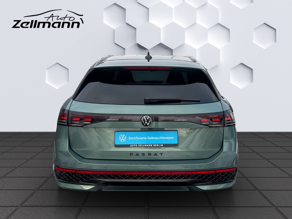 Passat Variant 2.0TSI 195kW 4M DSG R-Line AHZV MatrixLED HuD ACC 360°Kamera ParkAssist Standheizung