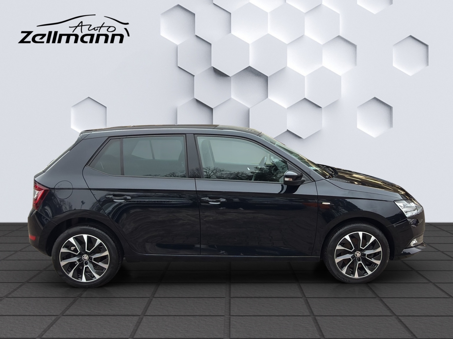 Fabia 1.0 TSI Drive PanoDach PDC ACC Rückfahrkamera Sitzheizung
