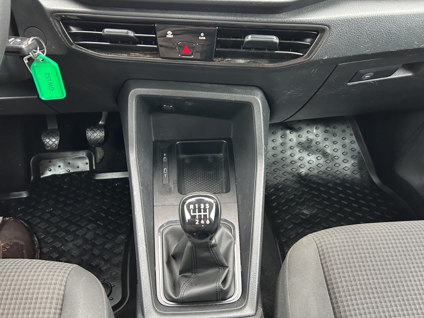 Caddy Cargo 2,0 l TDI CR 55 kW Getriebe: 6-Gang-SG GJR Standheizung