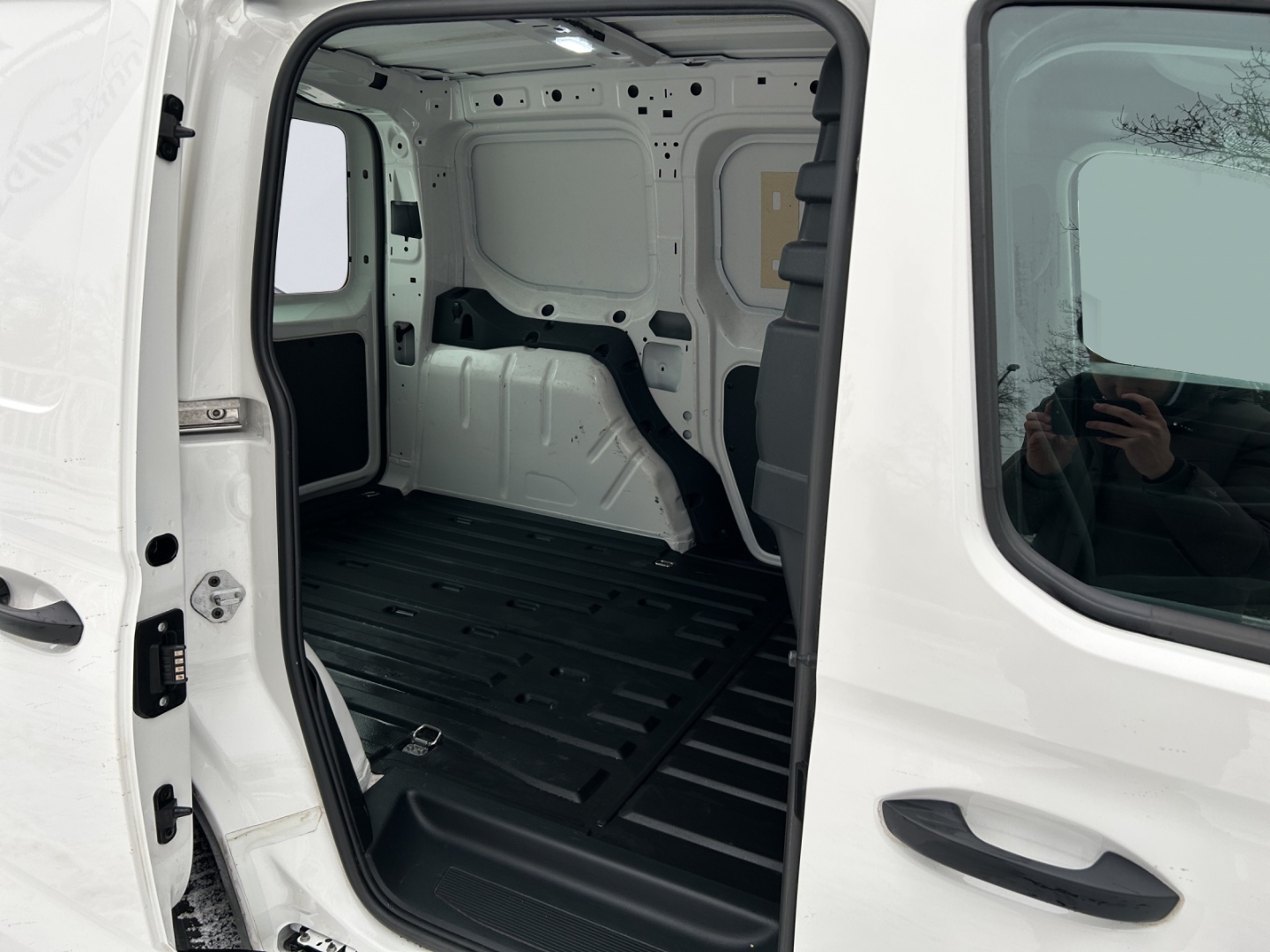 Caddy Cargo 2,0 l TDI CR 55 kW Getriebe: 6-Gang-SG GJR Standheizung