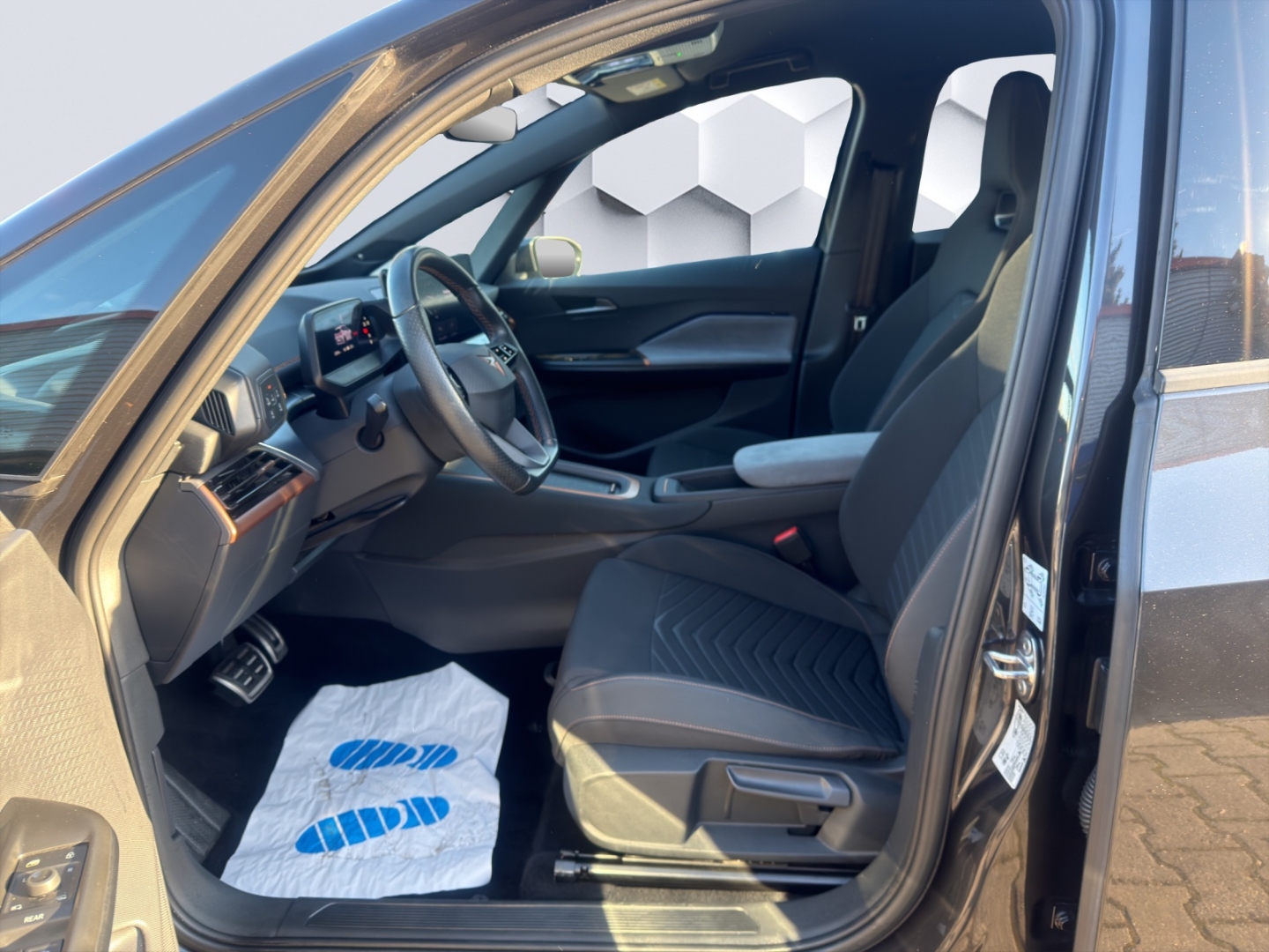 Born 150 kW 150kW LED HuD GJR ACC ParkLenkAssist Sitzheizung