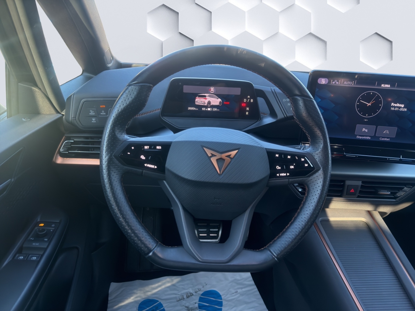 Born 150 kW 150kW LED HuD GJR ACC ParkLenkAssist Sitzheizung