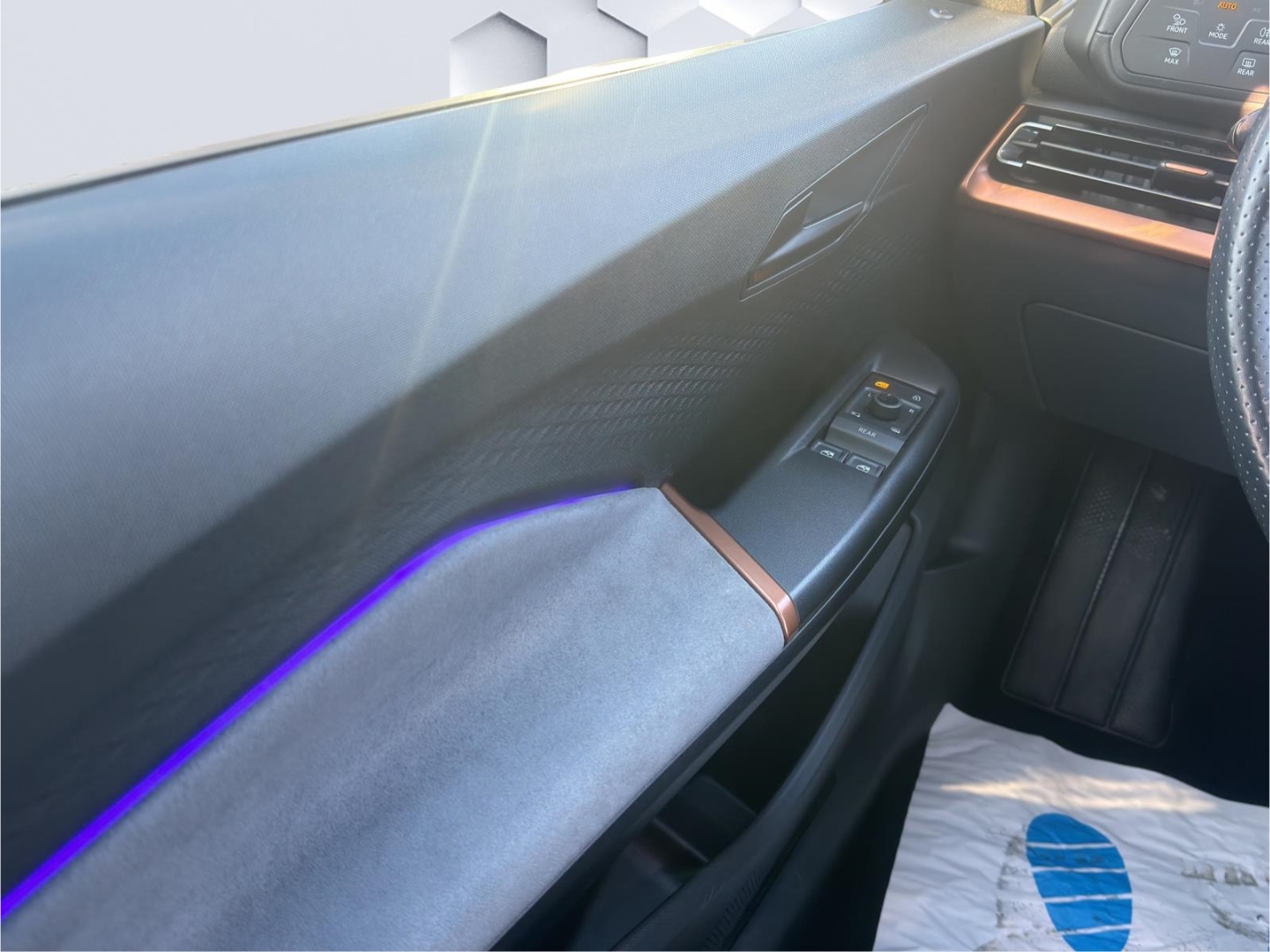 Born 150 kW 150kW LED HuD GJR ACC ParkLenkAssist Sitzheizung