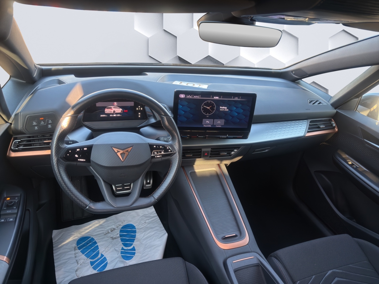 Born 150 kW 150kW LED HuD GJR ACC ParkLenkAssist Sitzheizung