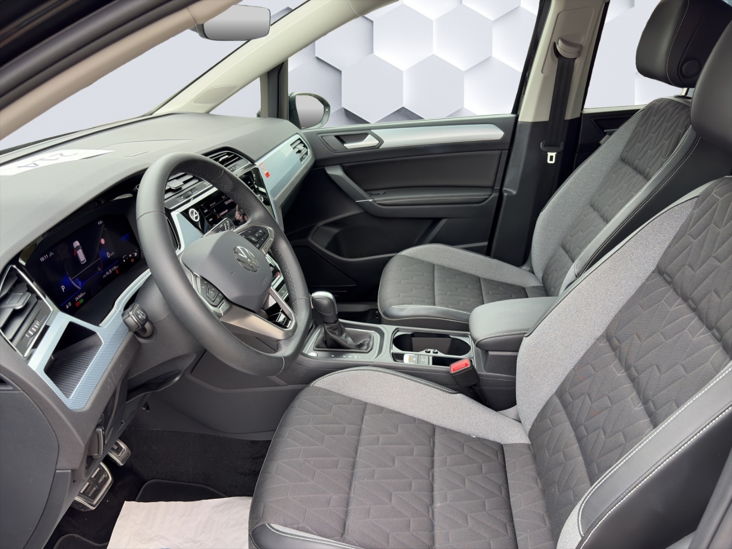 Touran BMT Start-Stopp Comfortline 2.0TDI 110kW DSG AHZV LED GJR ACC TrailerAssist Sitzheizung