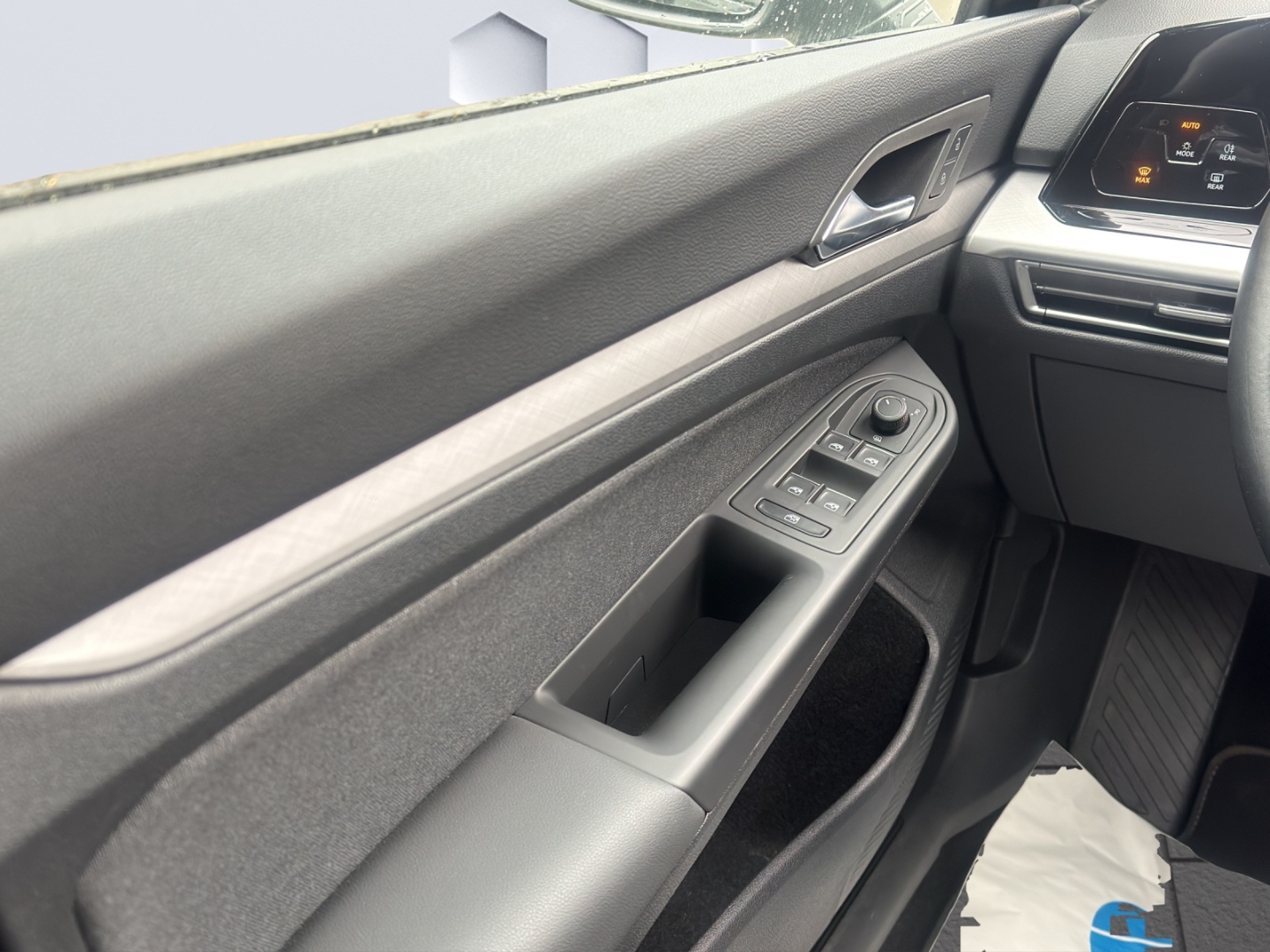 Golf VIII Life 2.0 TDI SCR LED PDC ACC Rückfahrkamera Sitzheizung