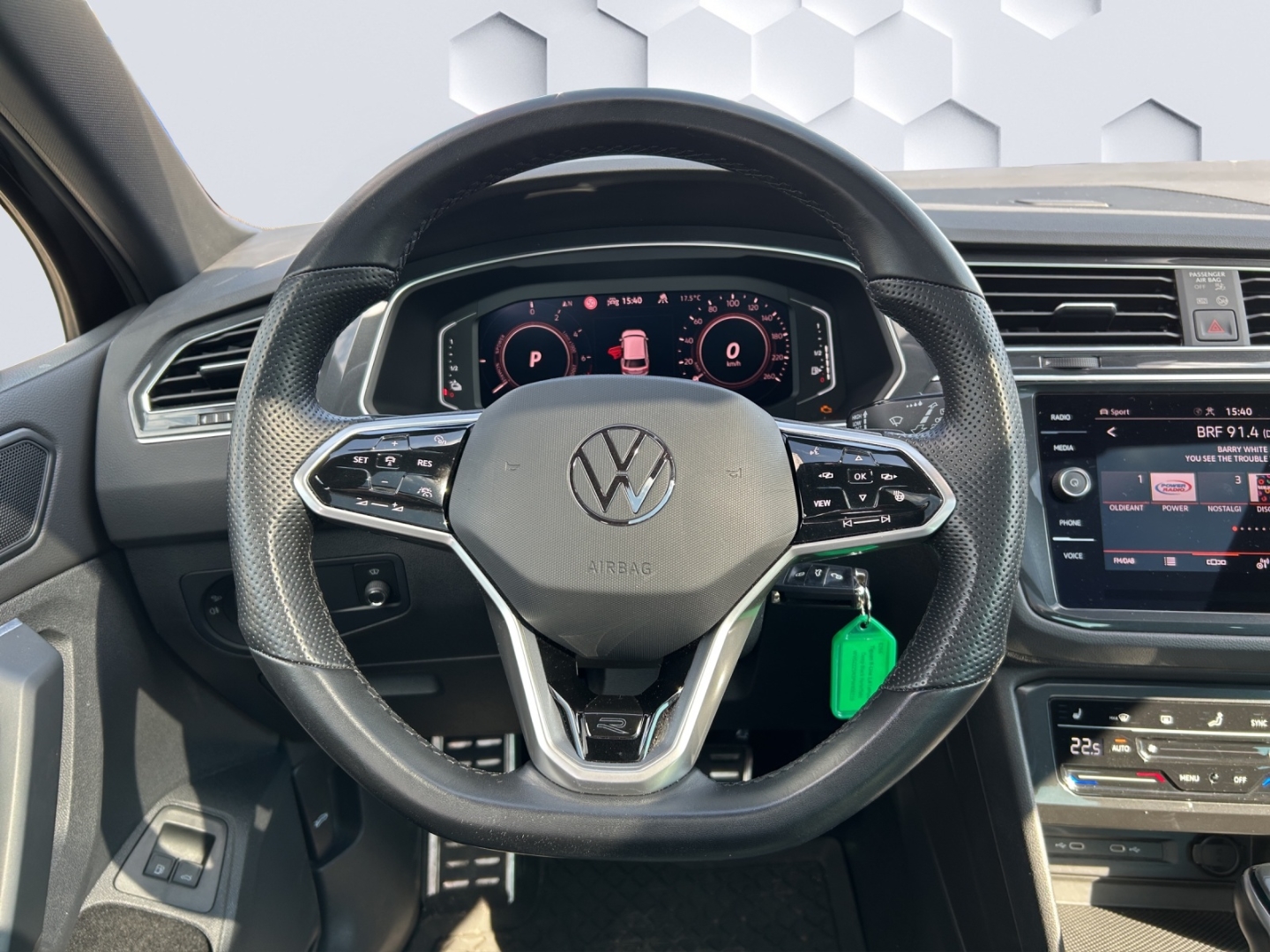 Tiguan R-Line 1.4 eHybrid AHZV MatrixLED PanoDach HuD ACC 360°Kamera ParkLenkAssist