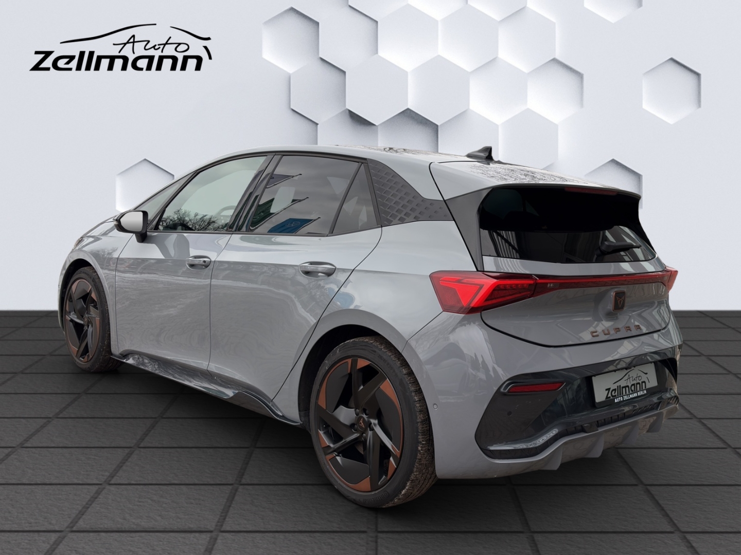 Born 150kW LED ACC 360°Kamera ParkLenkAssist Sitzheizung