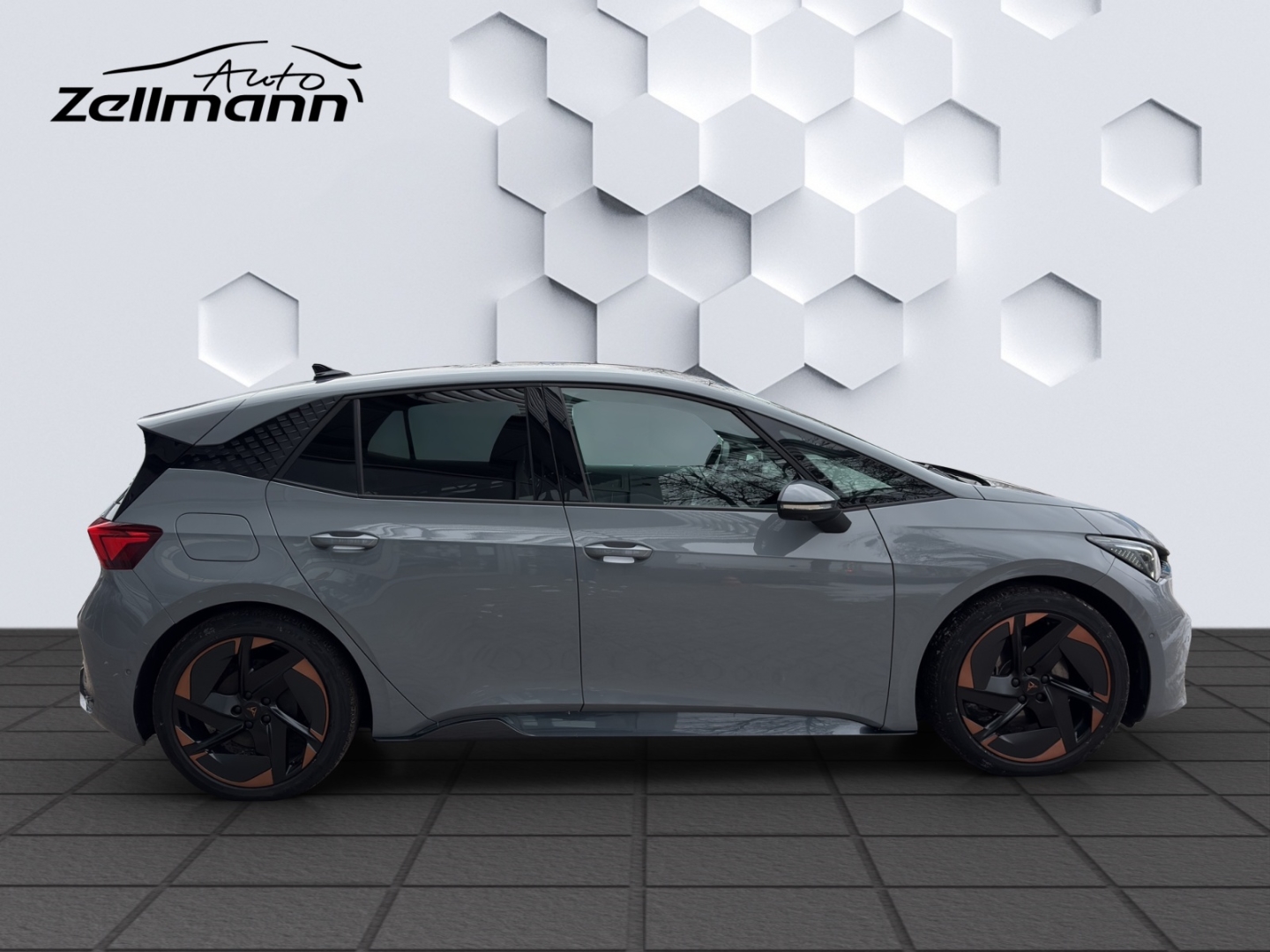 Born 150kW LED ACC 360°Kamera ParkLenkAssist Sitzheizung