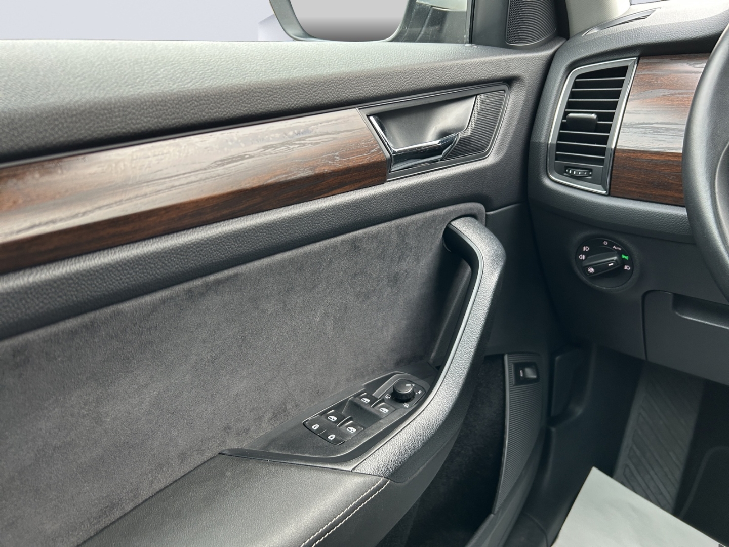 Kodiaq Scout 4x4 2.0TDI AHZV PanoDach ACC 360°Kamera ParkLenkAssist Sitzheizung