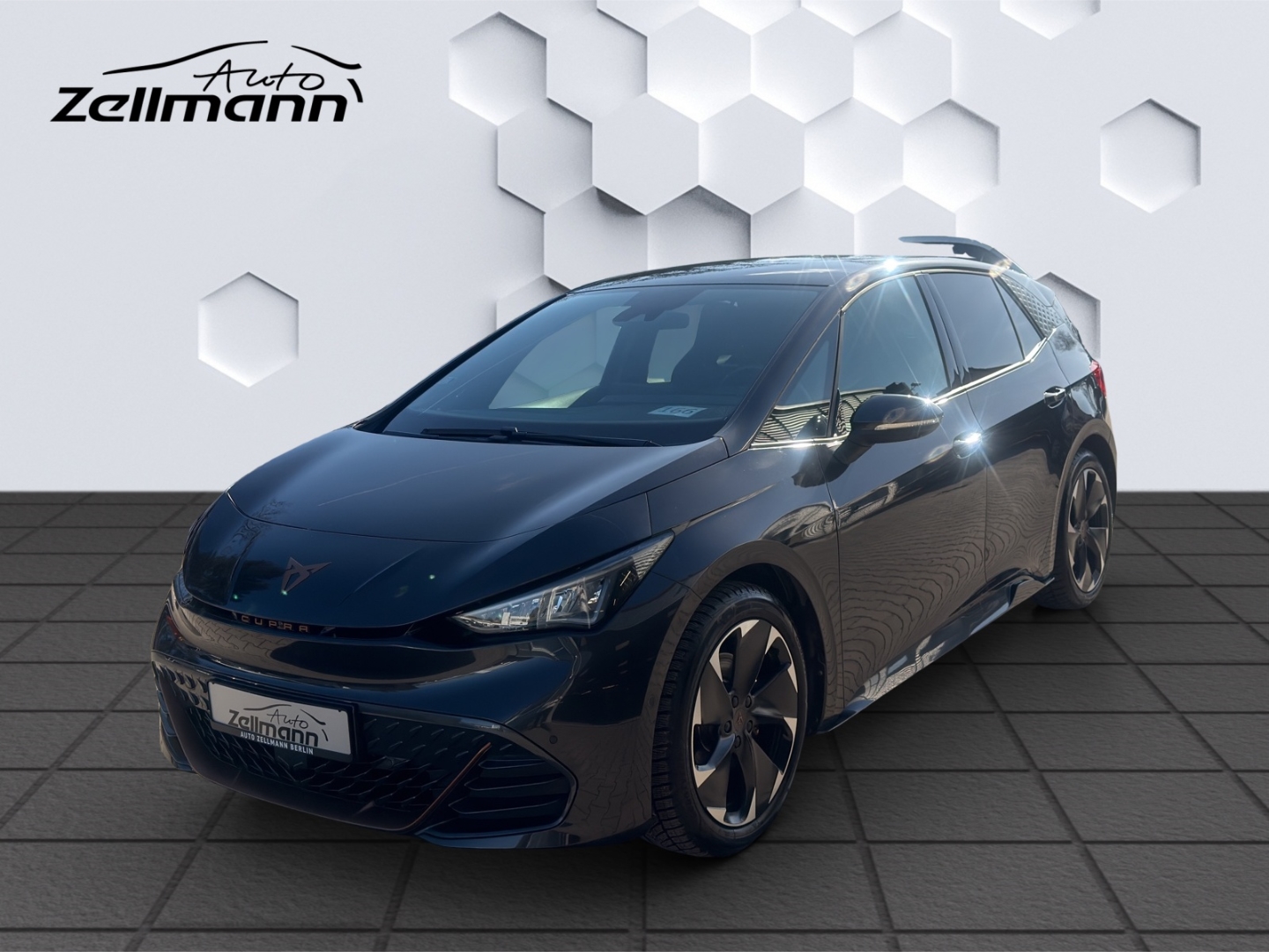 Born 150kW LED ACC 360°Kamera ParkLenkAssist Sitzheizung