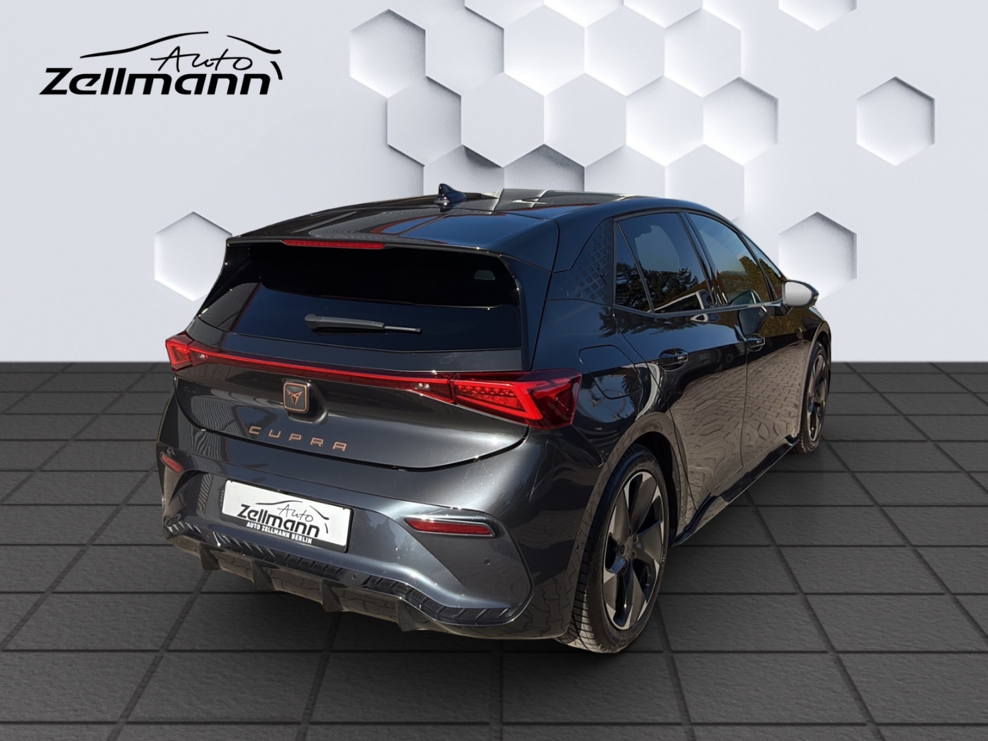 Born 150kW LED ACC 360°Kamera ParkLenkAssist Sitzheizung