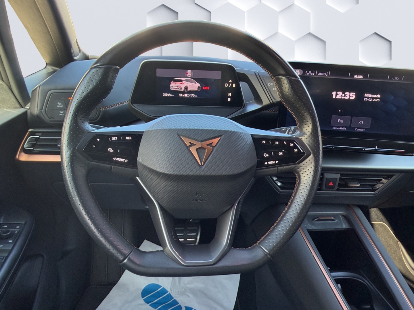 Born 150kW LED ACC 360°Kamera ParkLenkAssist Sitzheizung