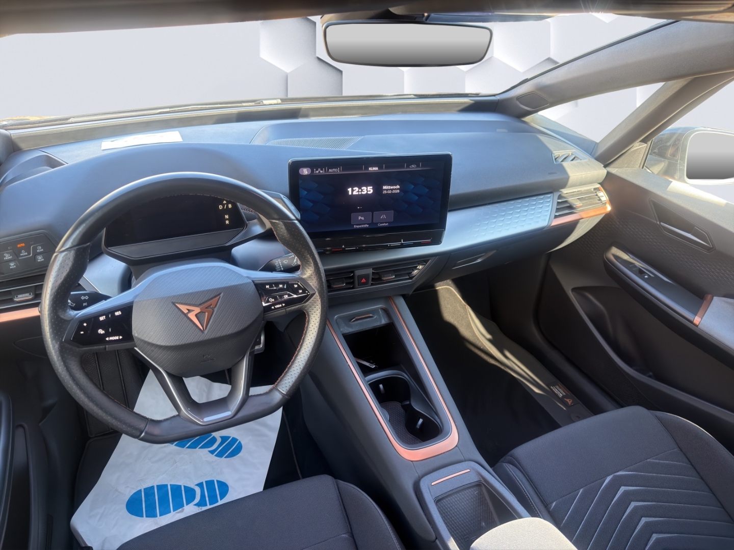 Born 150kW LED ACC 360°Kamera ParkLenkAssist Sitzheizung