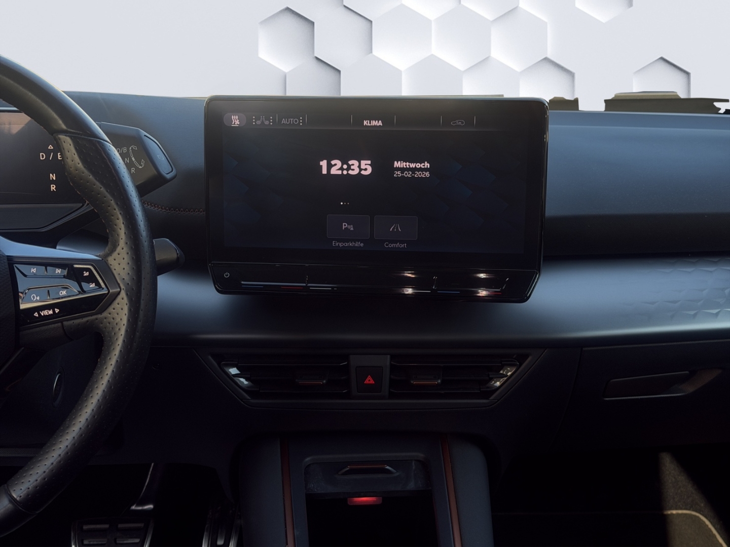 Born 150kW LED ACC 360°Kamera ParkLenkAssist Sitzheizung