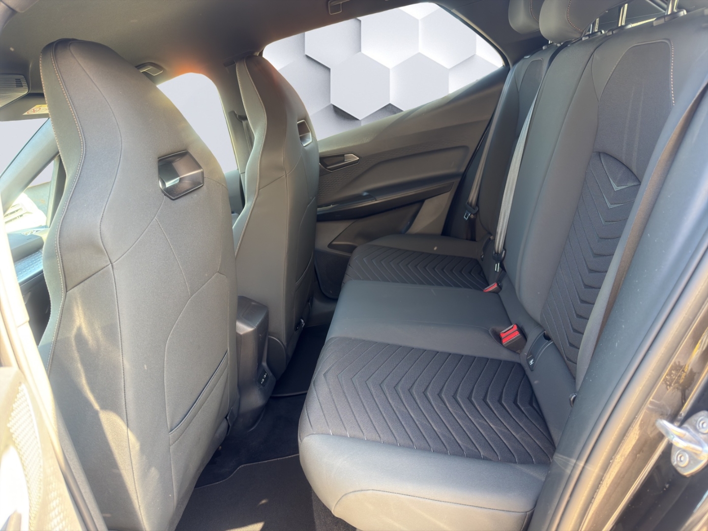 Born 150kW LED ACC 360°Kamera ParkLenkAssist Sitzheizung