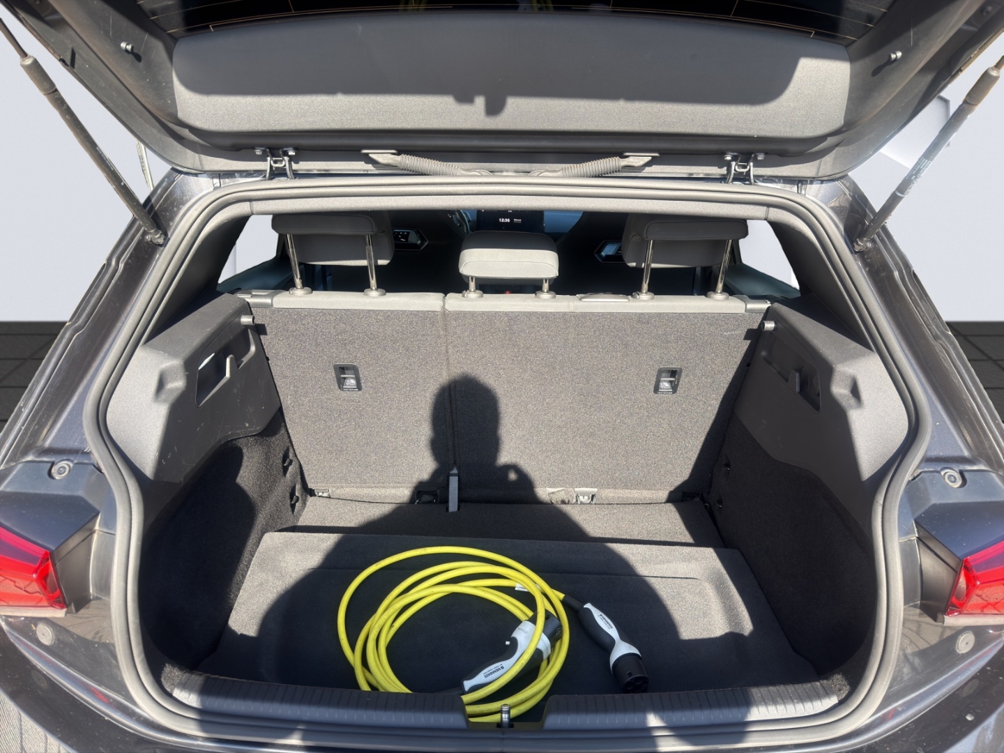 Born 150kW LED ACC 360°Kamera ParkLenkAssist Sitzheizung