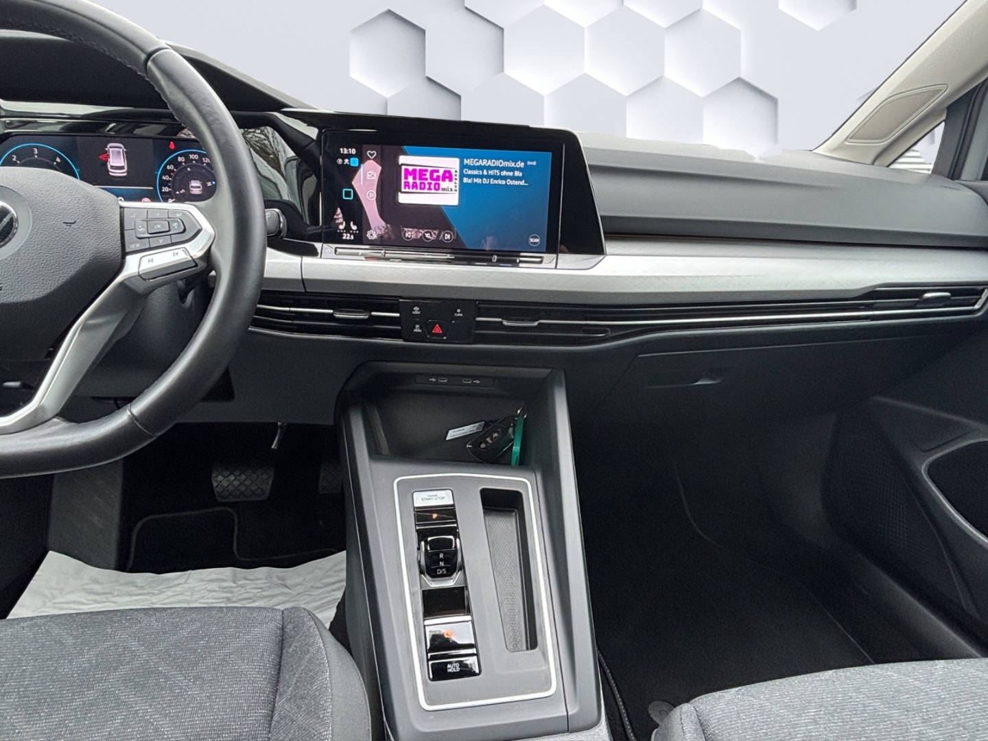 Golf VIII Life 2.0TDI 85kW AHZV LED GJR ACC Rückfahrkamera Sitzheizung