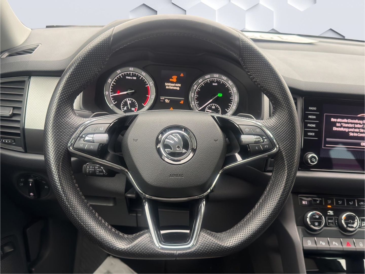 Kodiaq Ambition 4x4 2.0TFSI AHZV LED ACC Rückfahrkamera ParkLenkAssist Sitzheizung