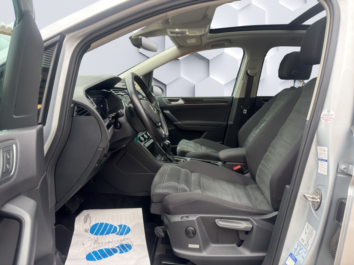 Touran BMT Start-Stopp EU6d Highline 1.5 TSI AHZV LED PanoDach ACC Rückfahrkamera Sitzheizung