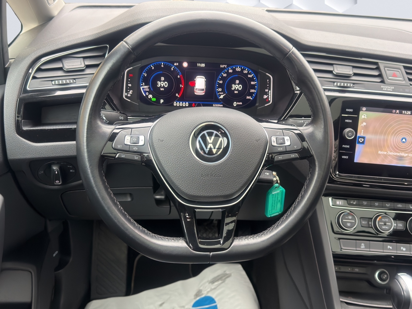 Touran BMT Start-Stopp EU6d Highline 1.5 TSI AHZV LED PanoDach ACC Rückfahrkamera Sitzheizung