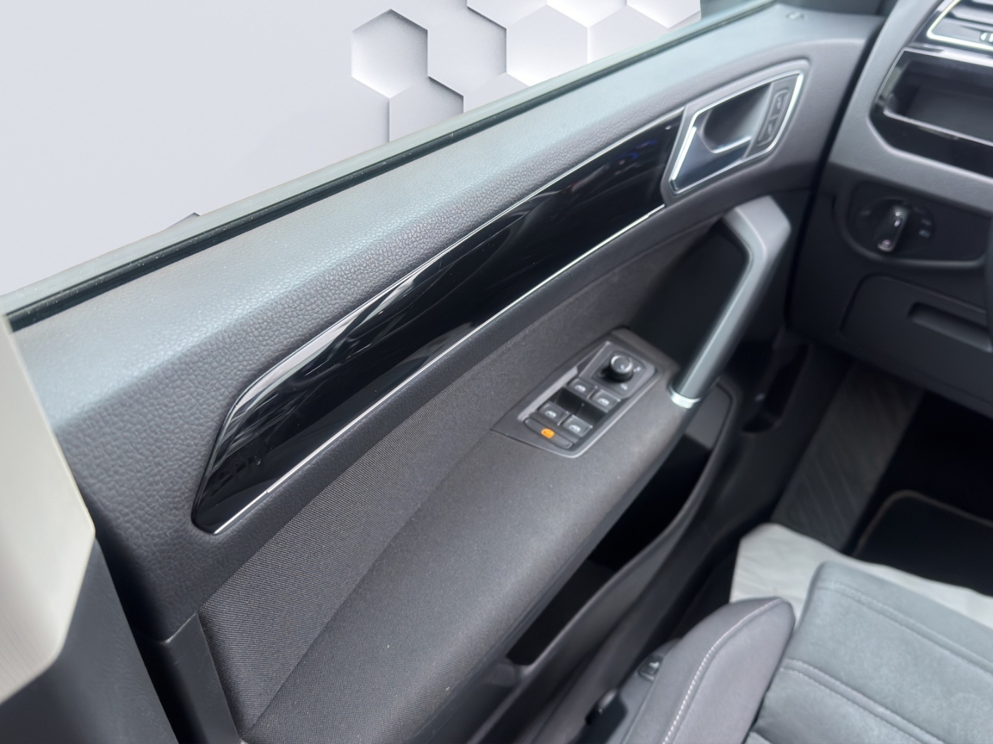 Touran BMT Start-Stopp EU6d Highline 1.5 TSI AHZV LED PanoDach ACC Rückfahrkamera Sitzheizung