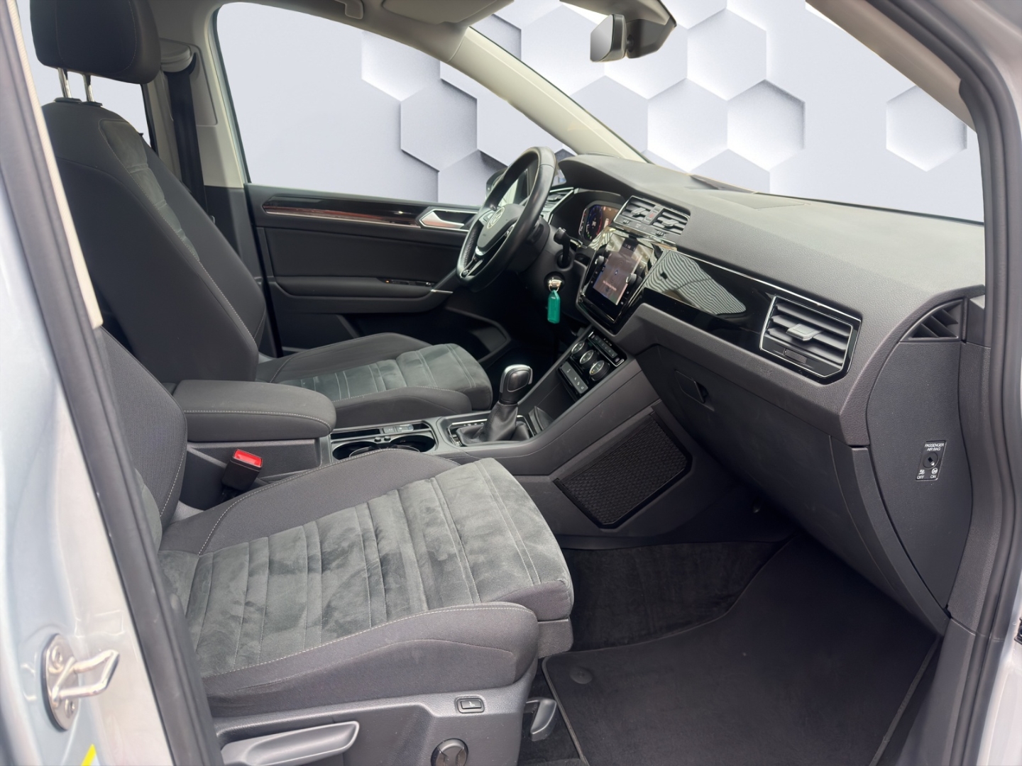 Touran BMT Start-Stopp EU6d Highline 1.5 TSI AHZV LED PanoDach ACC Rückfahrkamera Sitzheizung