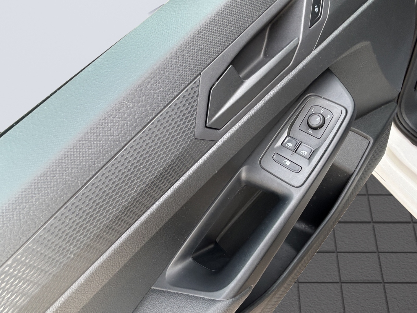 Caddy Basis Cargo 2.0TDI AHZV GJR Klima Sitzheizung