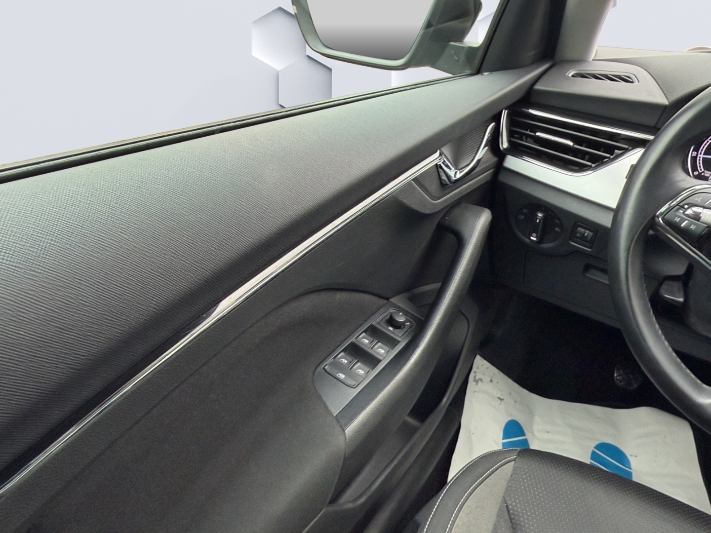 Scala Tour 1.0 TSI 81kW 6-Gang SG LED PDC Rückfahrkamera Sitzheizung