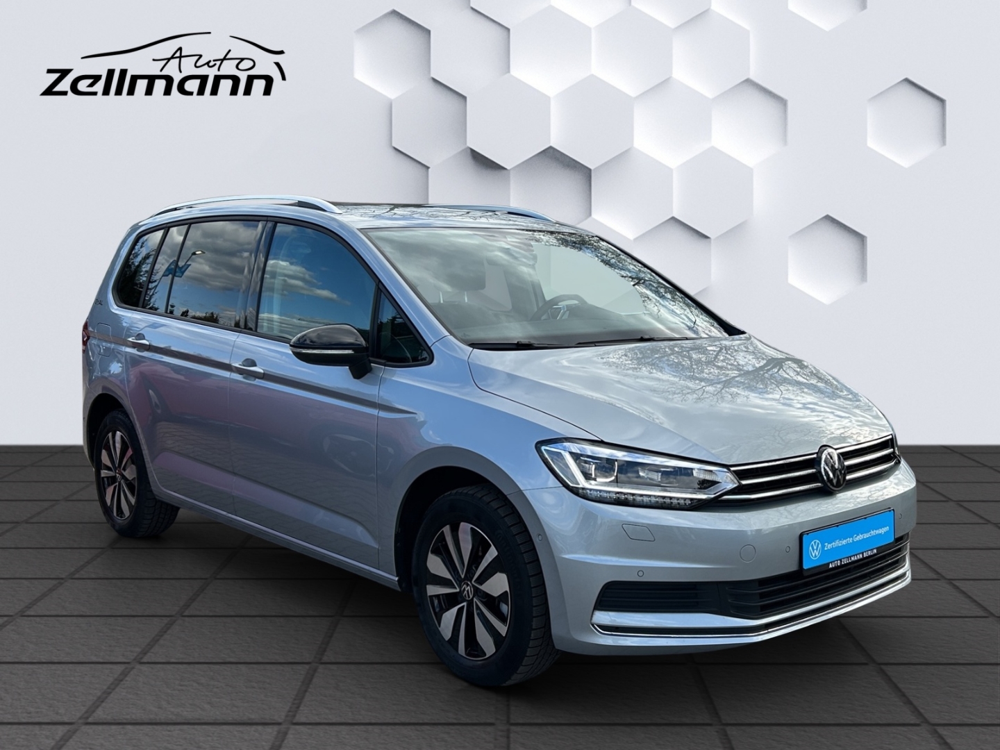 Touran BMT Start-Stopp Comfortline 1.5TSI 110kW DSG AHZV LED GJR ACC TrailerAssist Sitzheizung