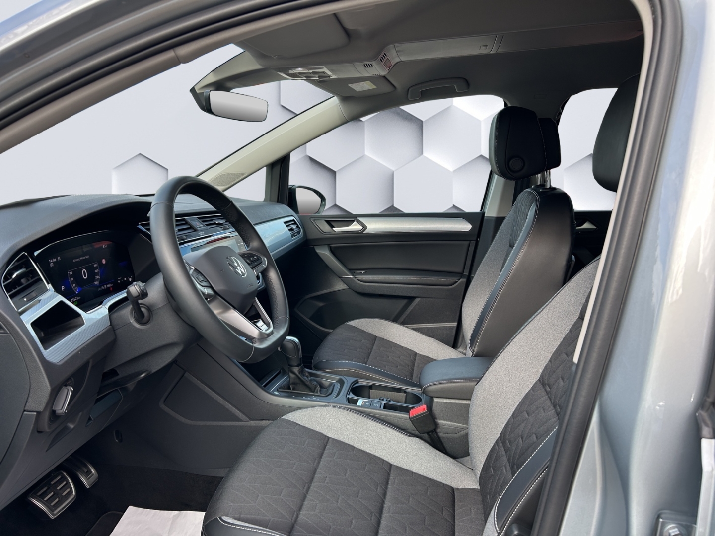 Touran BMT Start-Stopp Comfortline 1.5TSI 110kW DSG AHZV LED GJR ACC TrailerAssist Sitzheizung