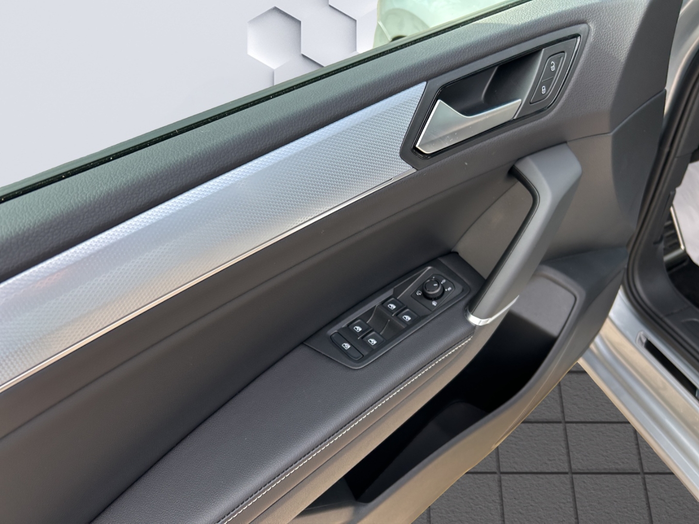 Touran BMT Start-Stopp Comfortline 1.5TSI 110kW DSG AHZV LED GJR ACC TrailerAssist Sitzheizung