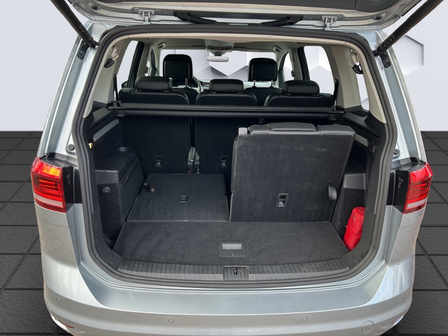 Touran BMT Start-Stopp Comfortline 1.5TSI 110kW DSG AHZV LED GJR ACC TrailerAssist Sitzheizung