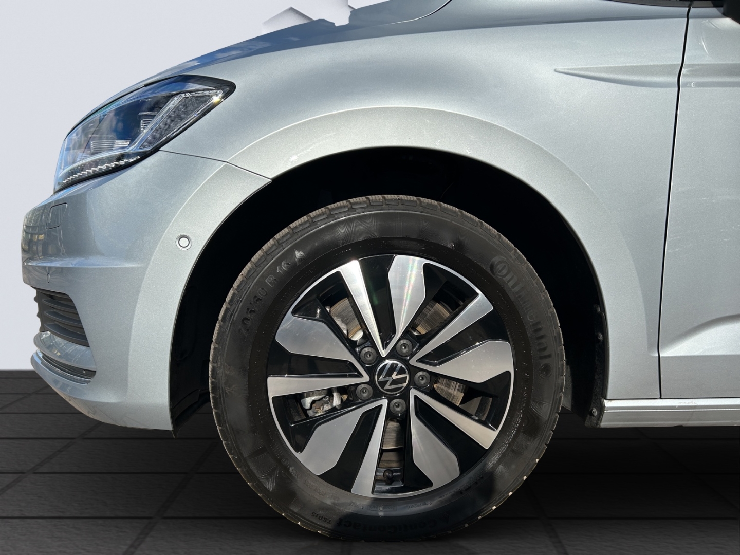 Touran BMT Start-Stopp Comfortline 1.5TSI 110kW DSG AHZV LED GJR ACC TrailerAssist Sitzheizung