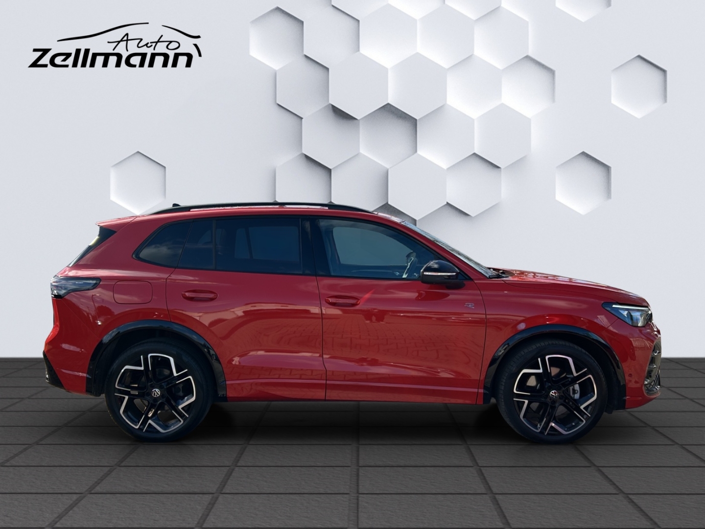 Tiguan 2.0 TDI 110 kW R-Line 2.0TDI 110kW AHZV MatrixLED PanoDach HuD ACC 360°Kamera Standheizung