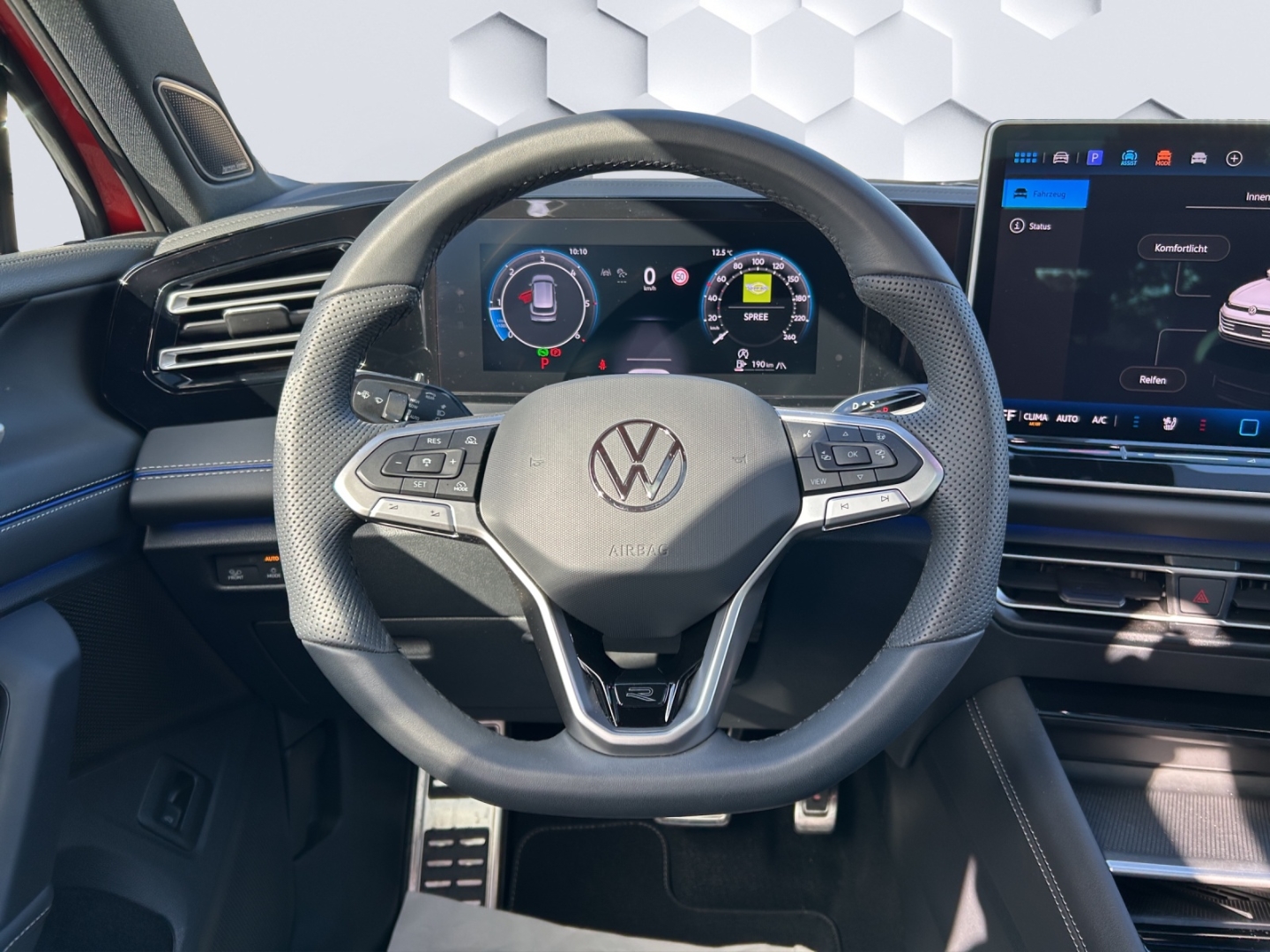 Tiguan 2.0 TDI 110 kW R-Line 2.0TDI 110kW AHZV MatrixLED PanoDach HuD ACC 360°Kamera Standheizung