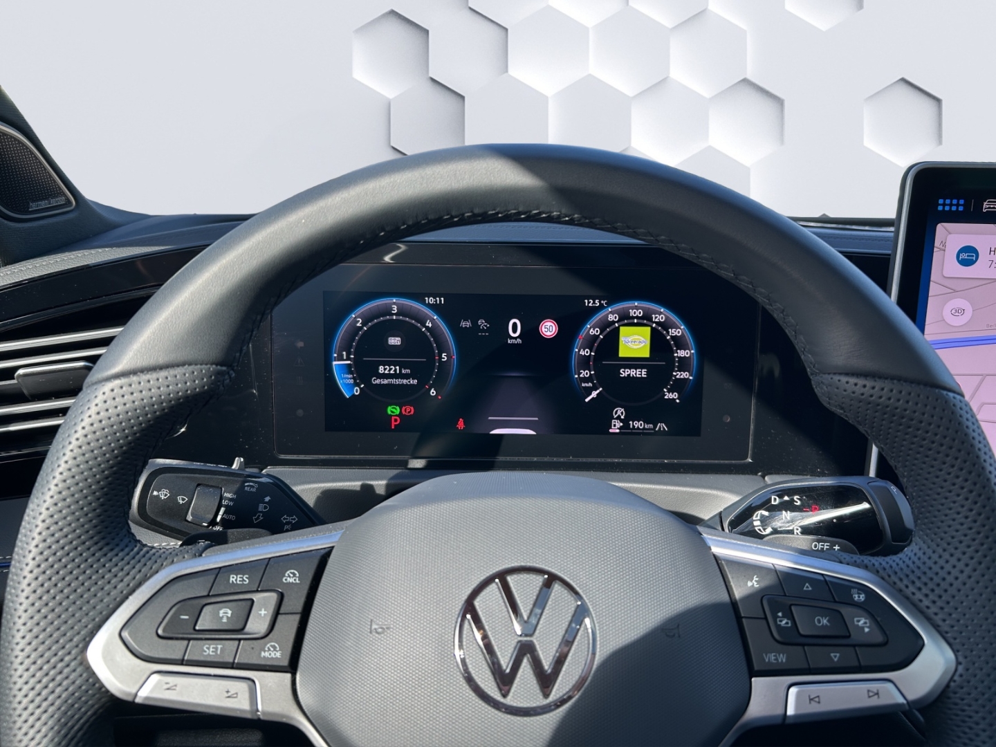 Tiguan 2.0 TDI 110 kW R-Line 2.0TDI 110kW AHZV MatrixLED PanoDach HuD ACC 360°Kamera Standheizung