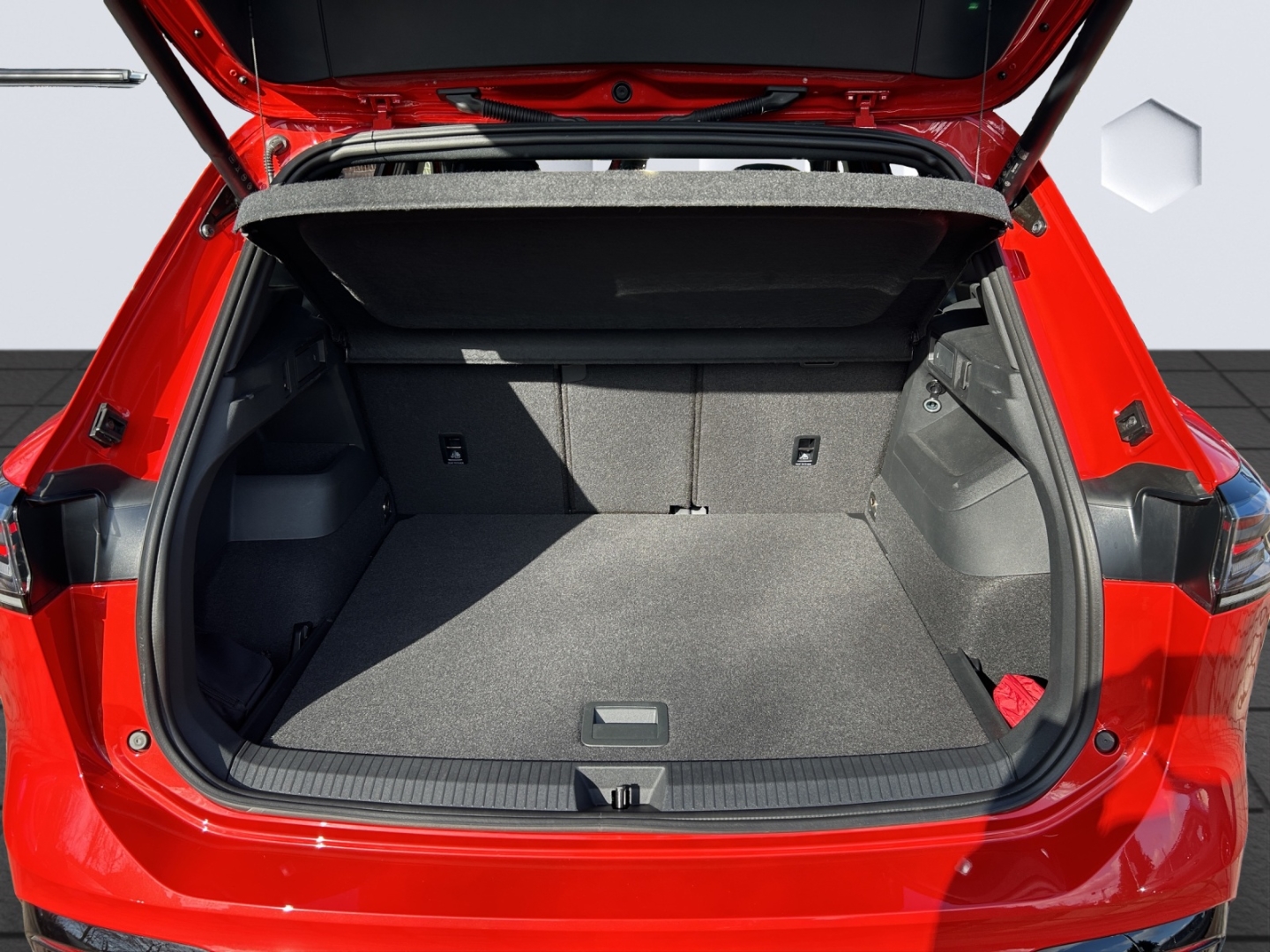 Tiguan 2.0 TDI 110 kW R-Line 2.0TDI 110kW AHZV MatrixLED PanoDach HuD ACC 360°Kamera Standheizung