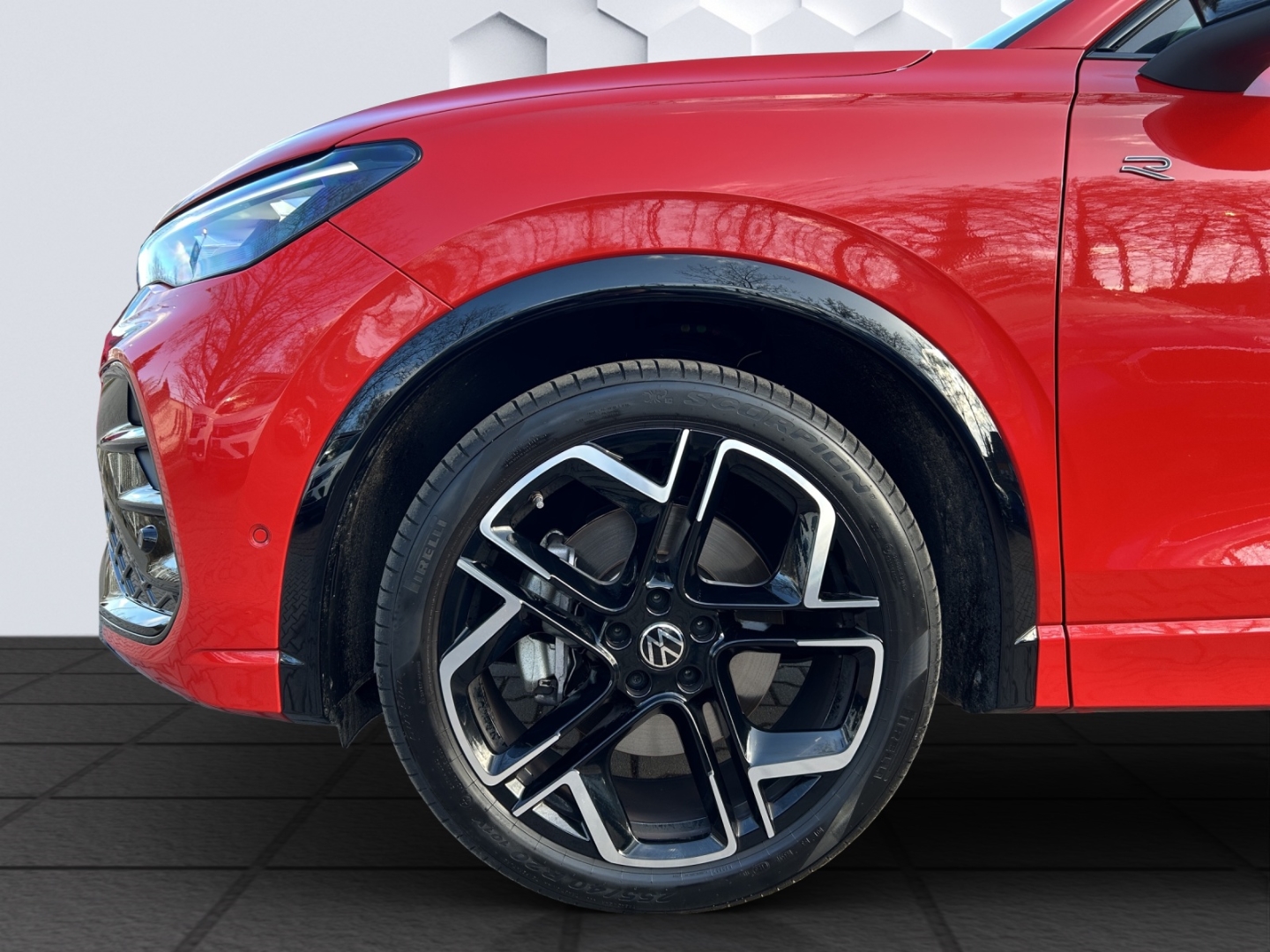 Tiguan 2.0 TDI 110 kW R-Line 2.0TDI 110kW AHZV MatrixLED PanoDach HuD ACC 360°Kamera Standheizung