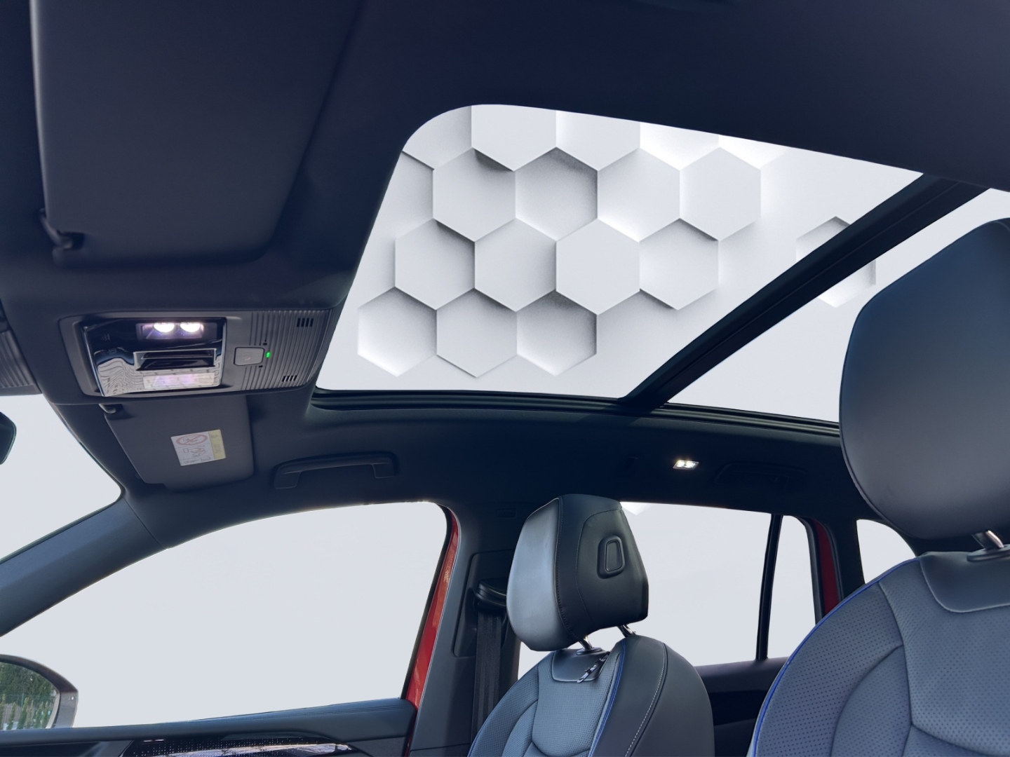 Tiguan 2.0 TDI 110 kW R-Line 2.0TDI 110kW AHZV MatrixLED PanoDach HuD ACC 360°Kamera Standheizung